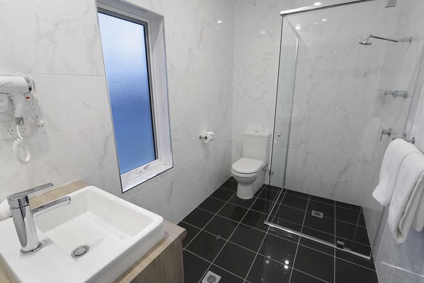 Suite Bathroom
