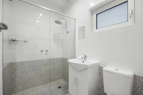 Deluxe Queen Bathroom