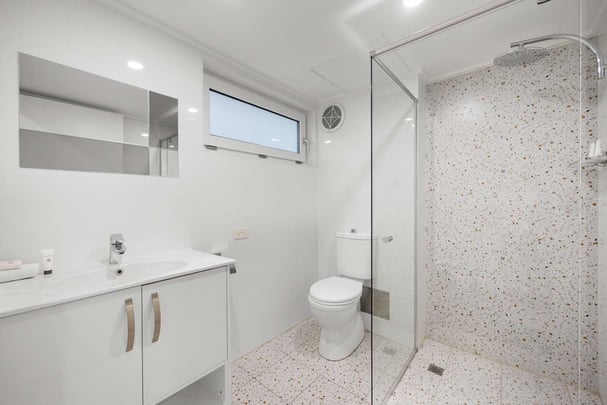 Deluxe Queen Bathroom