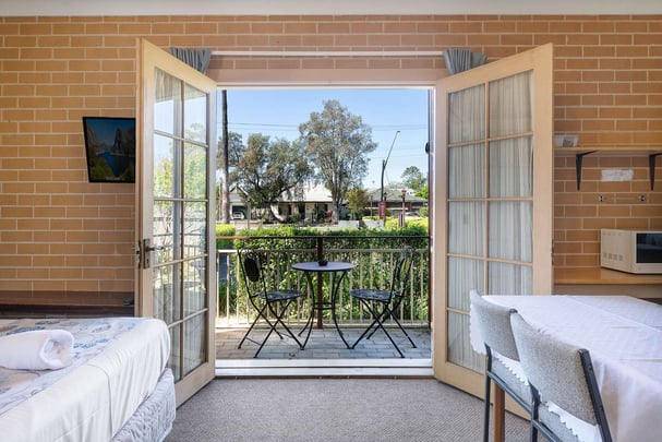 Deluxe family room balcony