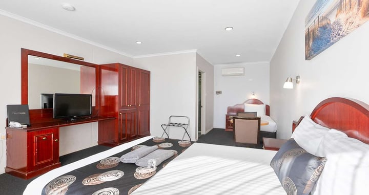 Superior 1 queen 1 single