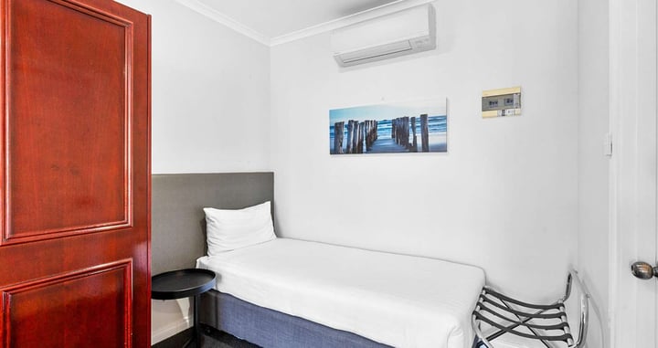 Superior 1 queen 2 single