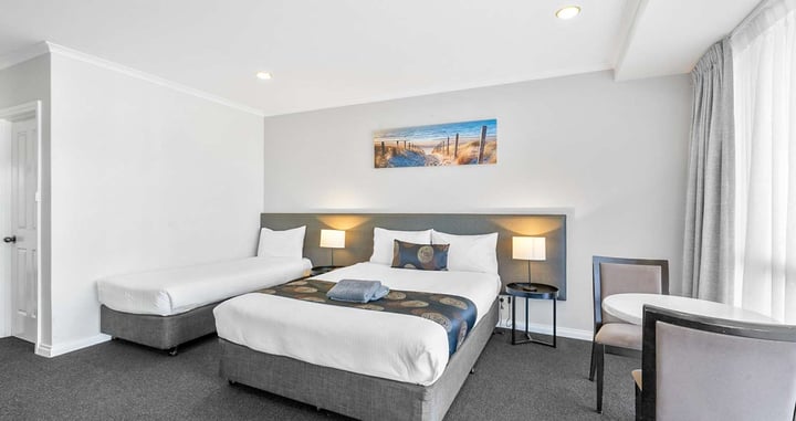 Superior 1 queen 2 single