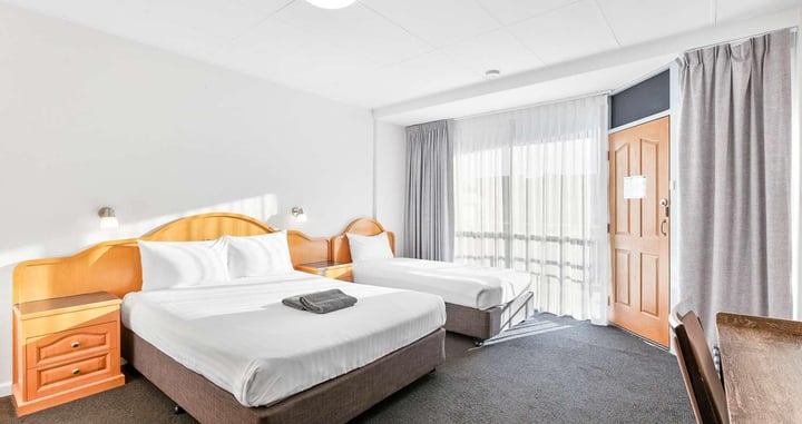 Standard queen and single