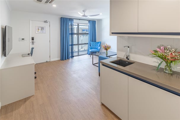 One Bedroom Suite - 1 King Bed