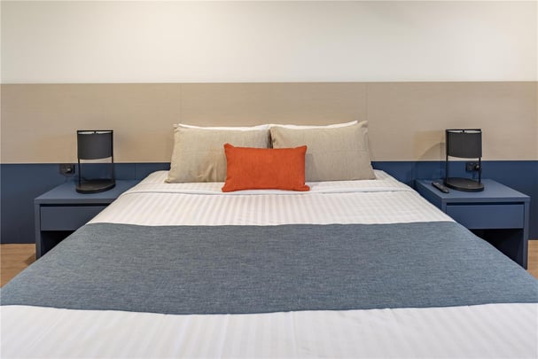 Standard Room - 1 King Bed