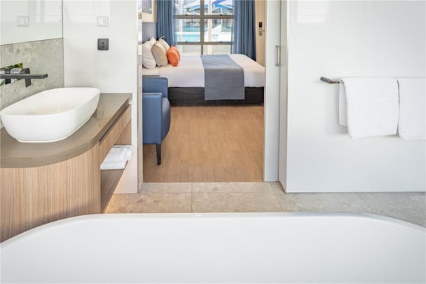 Garden View Suite - 1 King Bed