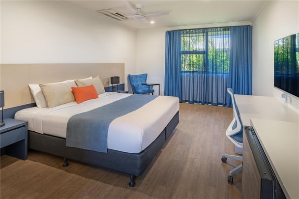 One Bedroom Suite - 1 King Bed