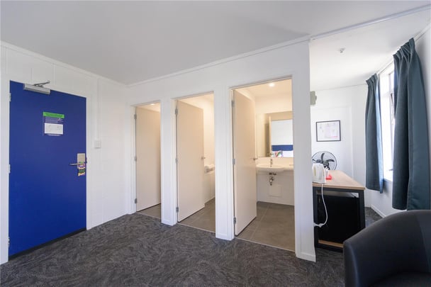 Standard Queen bathroom