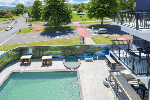 Premium 2 Queens balcony view