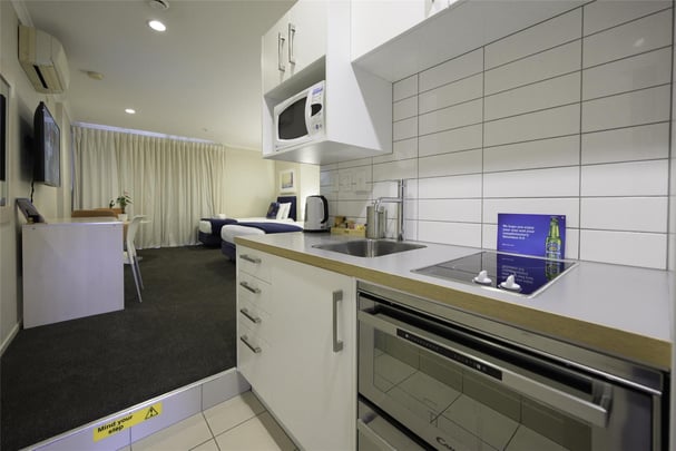 Suite – 1 Queen 1 Single