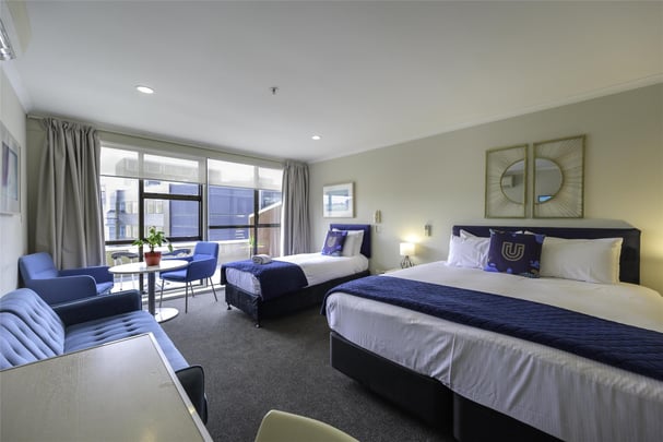 Suite – 1 King 1 Single