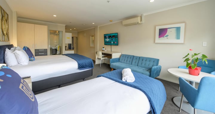 Suite – 1 King 1 Single