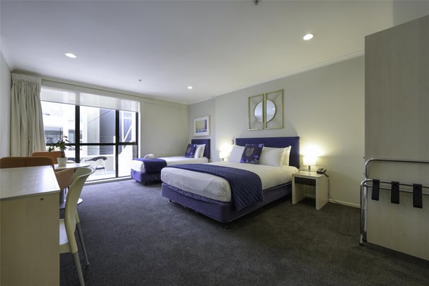 Suite – 1 Queen 1 Single