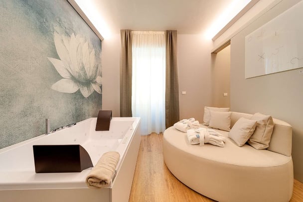 Jacuzzi Suite Spa BW