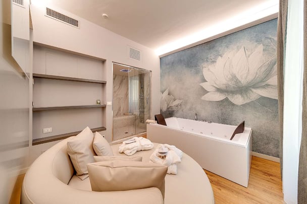 Jacuzzi Suite Spa BW