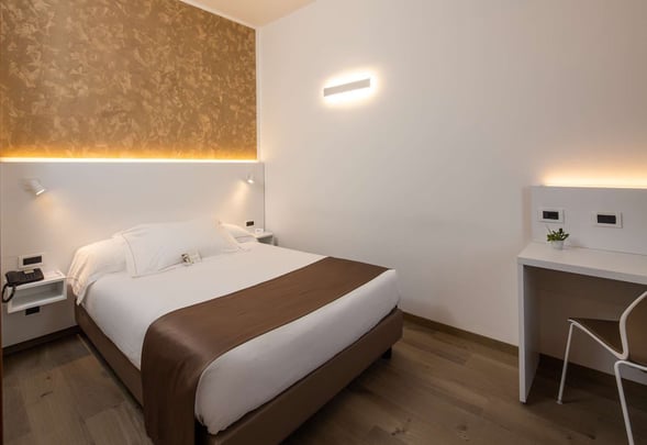 Business Double French Bed Guest Room