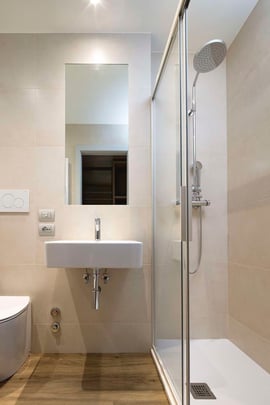 Bathroom with shower - Comfort Room