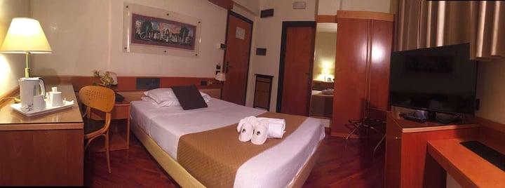 Camera Singola letto Francese CLASSIC CON BALCONE