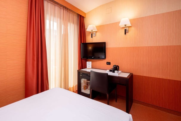 BW Gorizia Palace Hotel Rooms Economy Room with French Bed