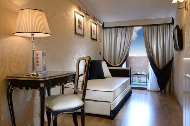 Venetian Style Premier Room