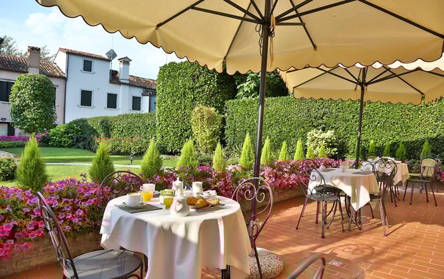 Breakfast in the Garden