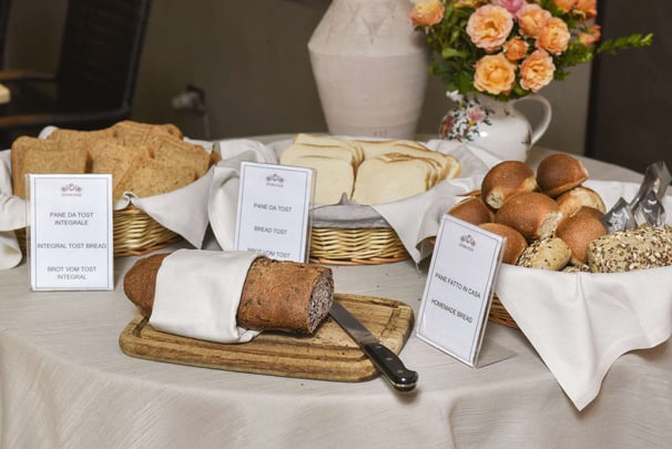 Best Western Modena District - Restaurant fresh baked bread