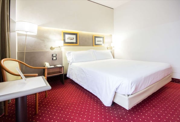 Queen Comfort Classic Room