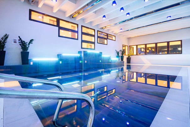 piscina notte hotel best western modena district