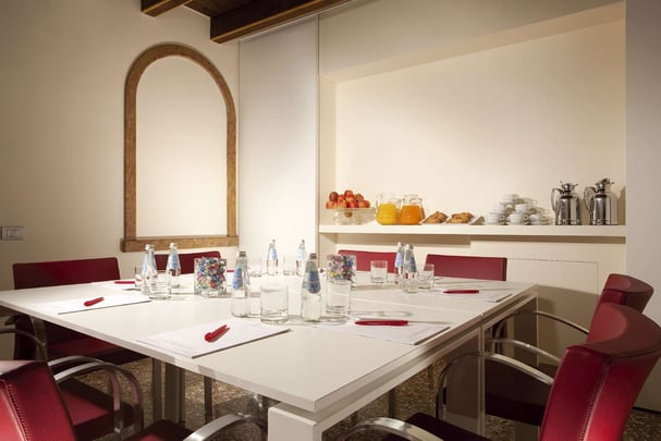 Meeting Room - Canova