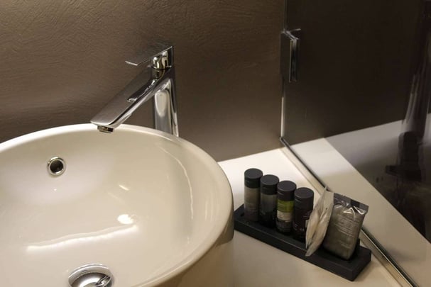 Comfort Guest room bath