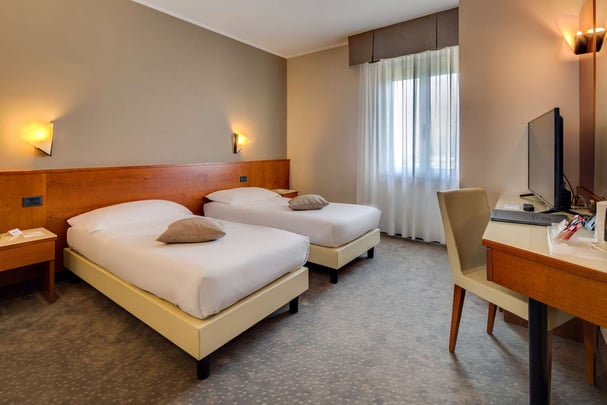 Classic Room with Two Beds