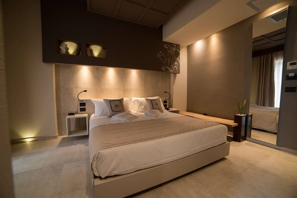 Comfort Room with One Queen Bed