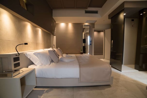 Comfort Room with One Queen Bed