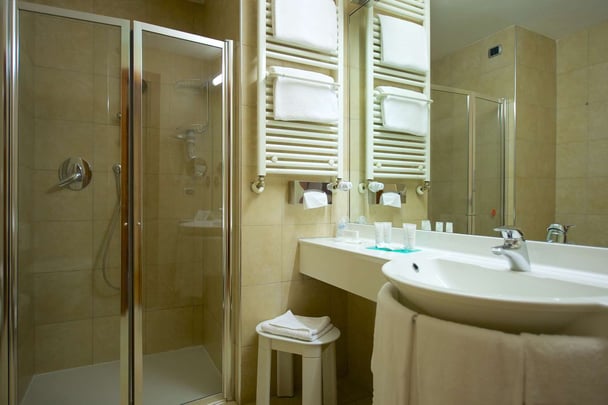 Double Standard BathRoom