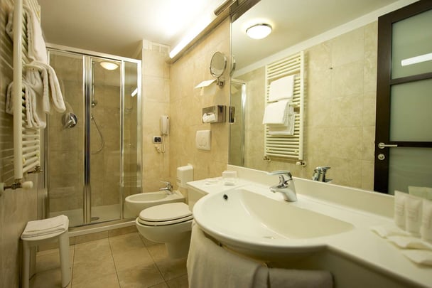 Double Standard BathRoom