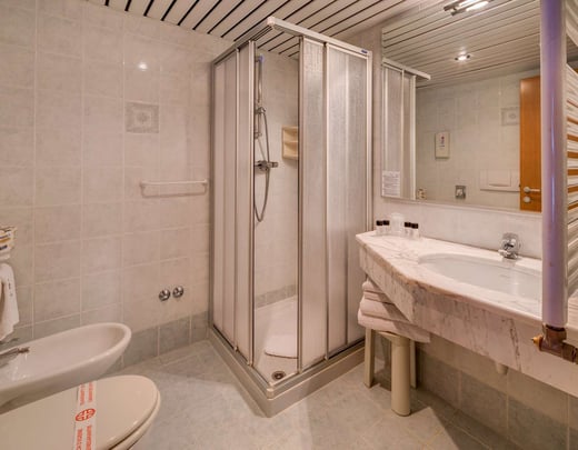 Classic private bathroom