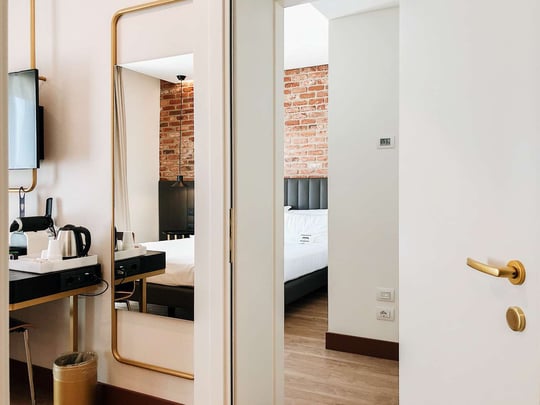 Camera Deluxe Connecting