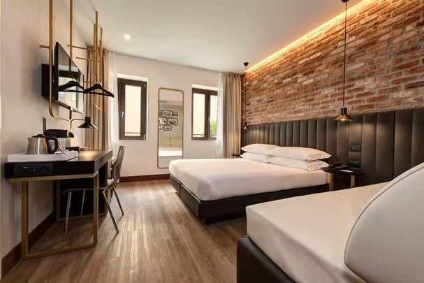 Camera Deluxe Tripla