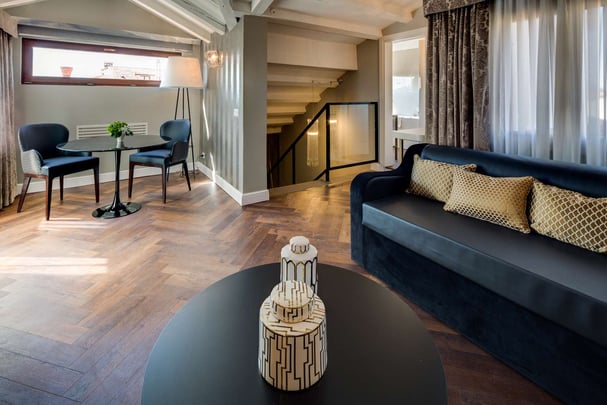 BW Continental Suite living area