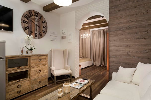 Deluxe Room with One King Bed