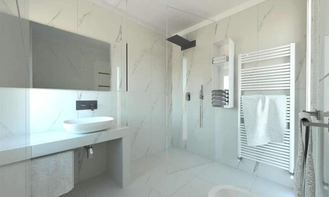 Deluxe room - bathroom