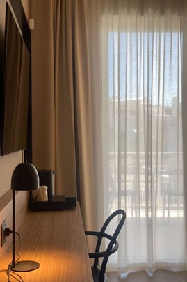 Guest Room with One Queen Size Bed Amenities