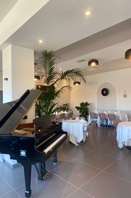 Restaurant Piano