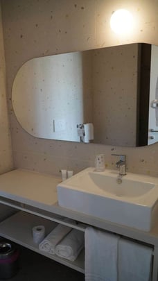 Family Guest Room Bath