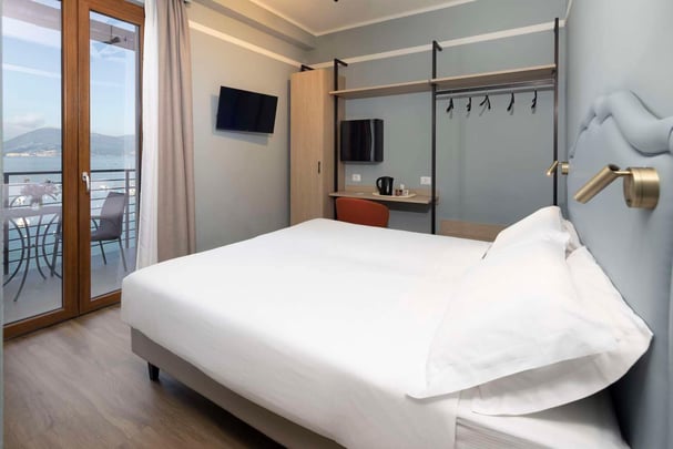 Room seaview