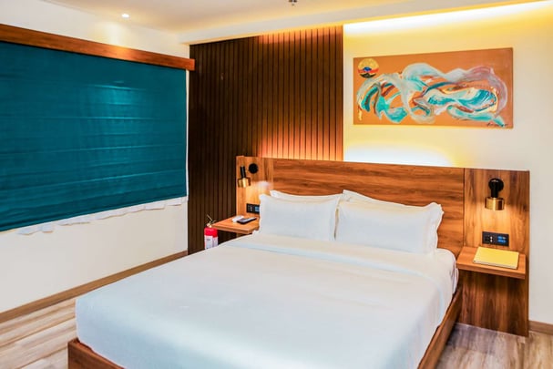 Superior Room - Queen Bed