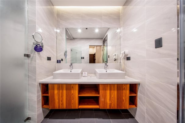 Presidential Suite - Bathroom