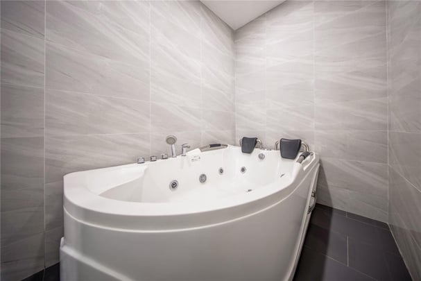 Presidential Suite - Bathroom