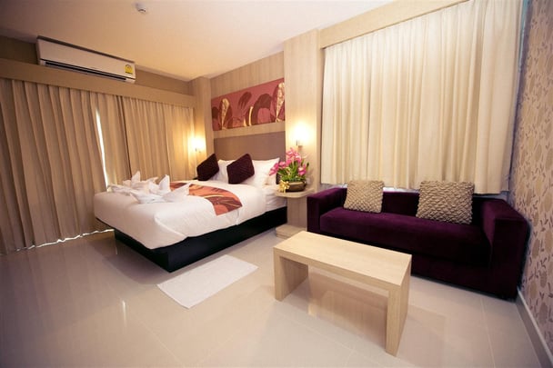 Deluxe Room - King Bed